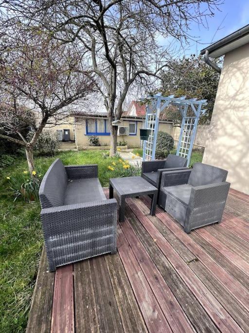 Maison De Vacances Familiale Ouistreham Exterior photo